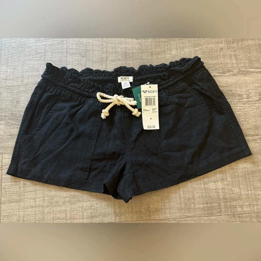 Roxy comfortable oceanside